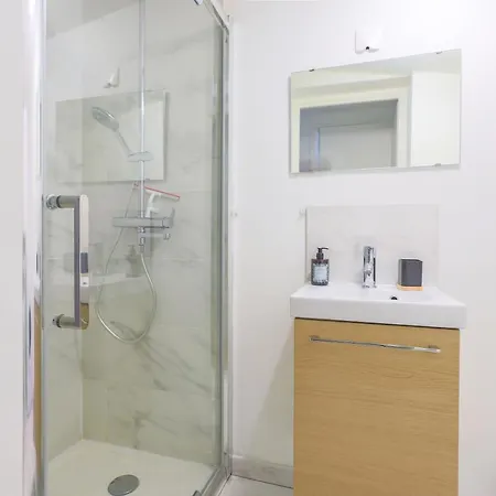 Apartamento Uno Avec Parking Privé Gratuit *